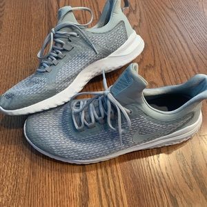 Nike Renew size 13. Excellent condition /like new.